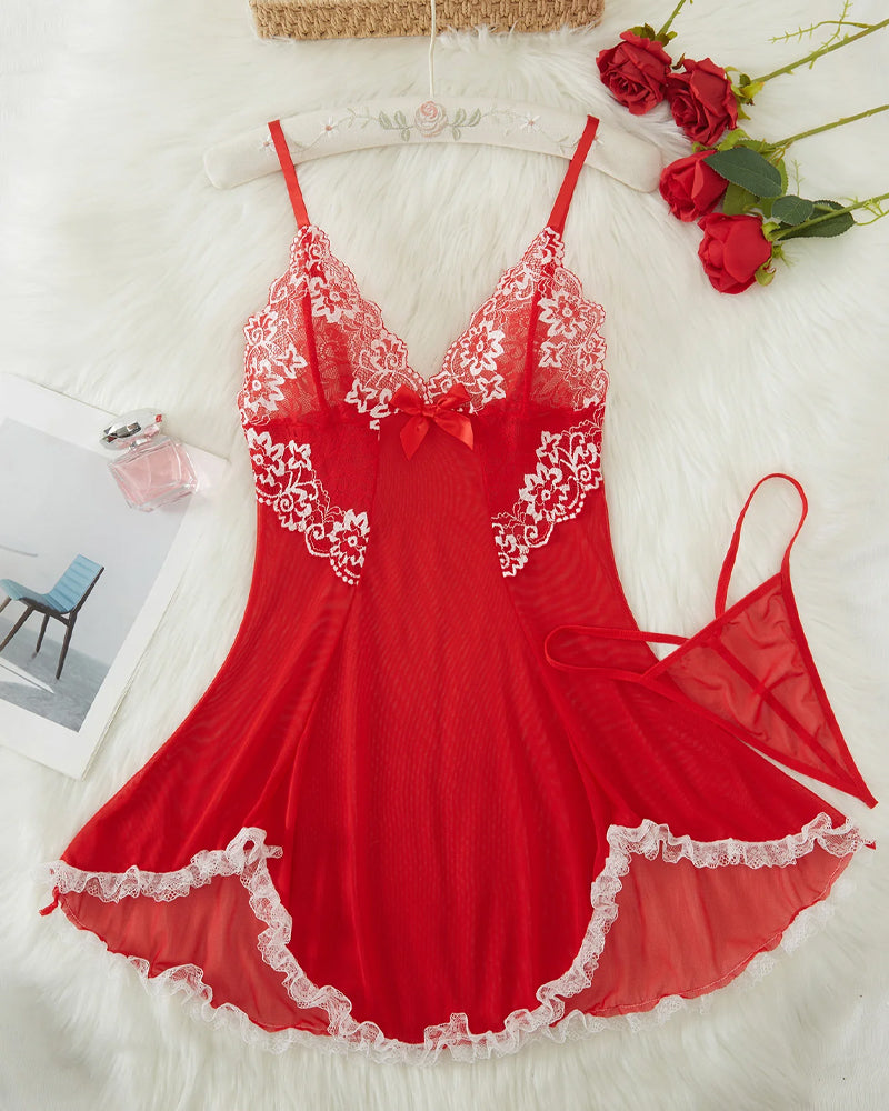 Maison La Veine™ | Robe de nuit en dentelle sensuelle avec décolleté en V profond & G-string