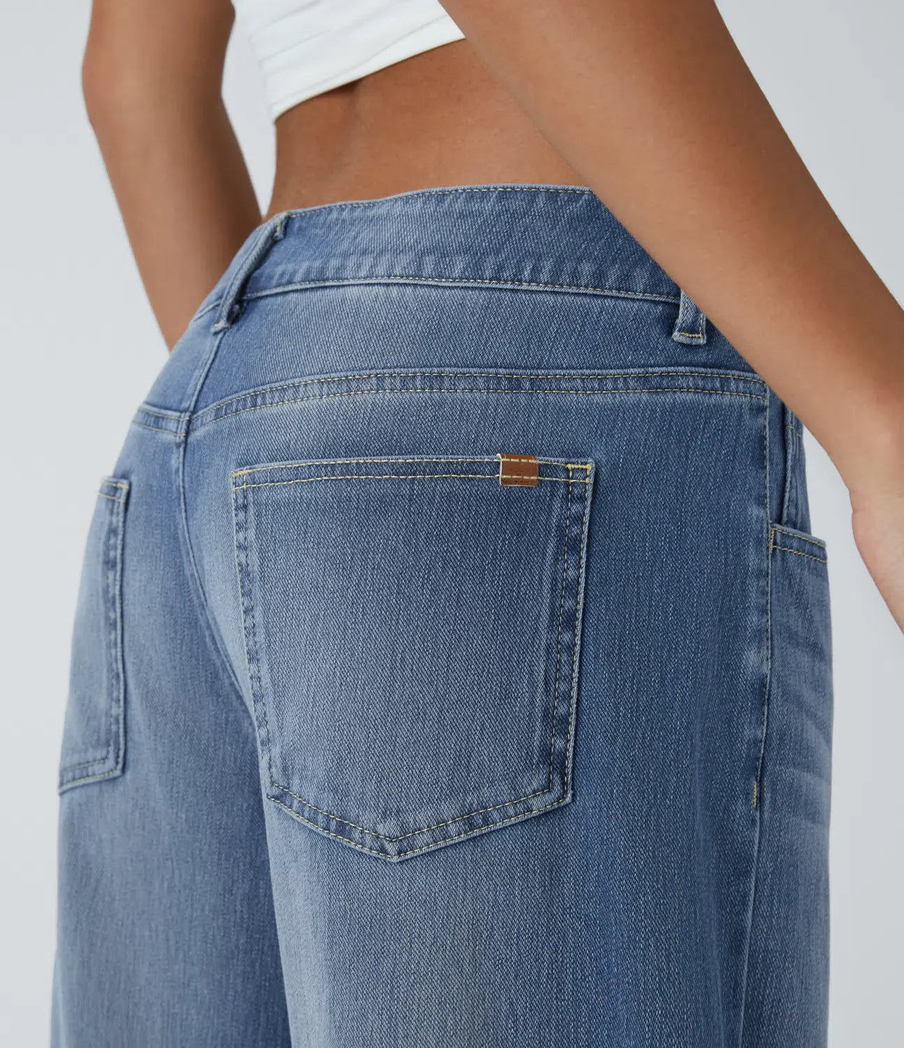 Maison La Veine™ | Jean large asymétrique taille basse avec bouton