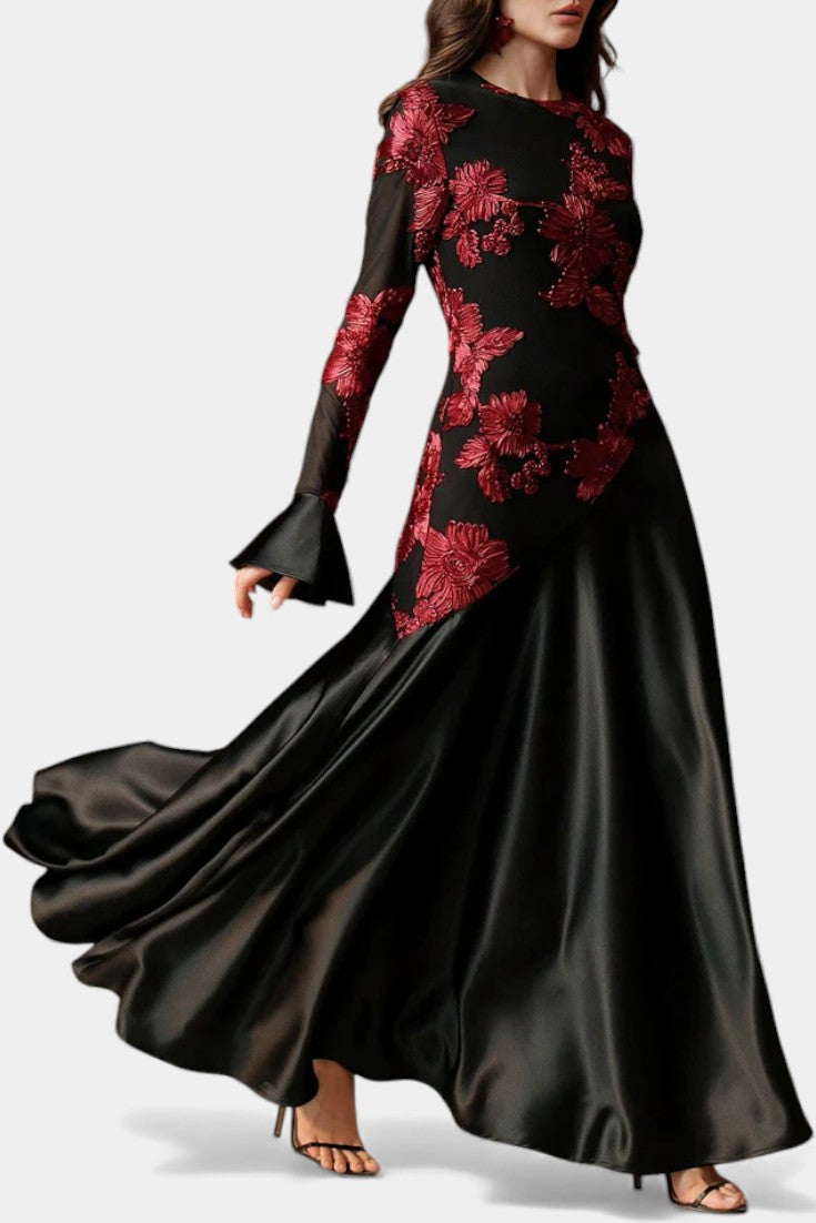 Sarah Robe Longue en Satin à Patchwork Floral et Manches Longues
