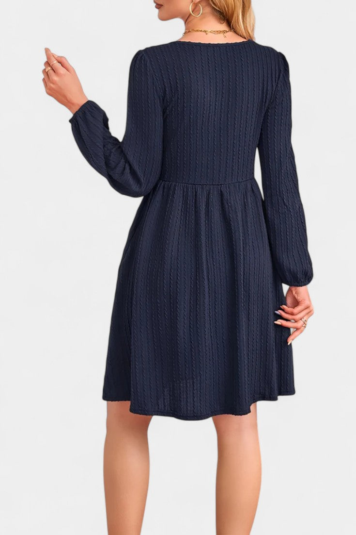 Dorothée Robe Évasée Texturée à Col Rond et Manches Longues