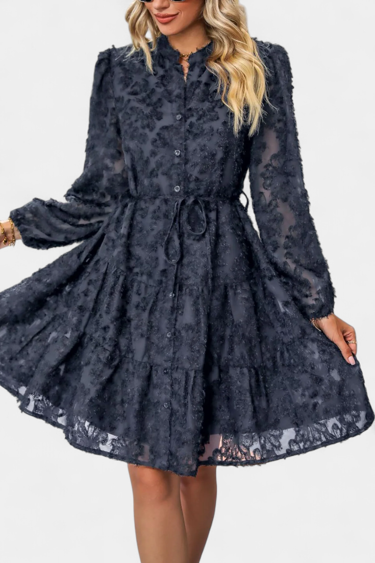 Soreia Robe à Manches Longues Texturées et Boutonnage Moderne