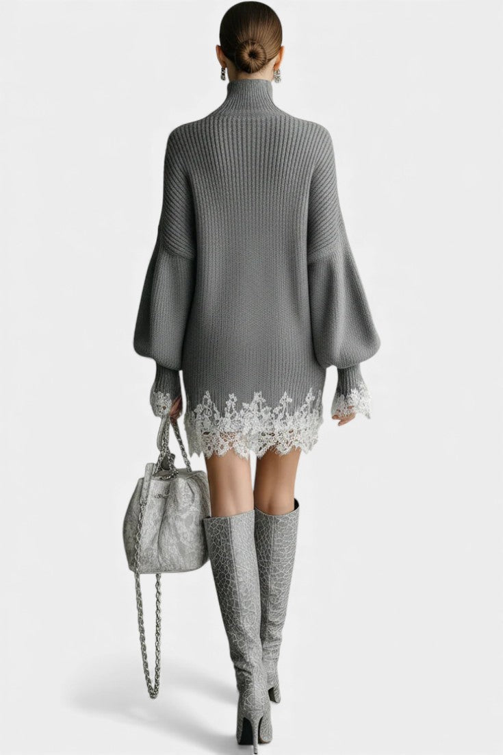 Savine Robe Mini en Tricot Gris à Col Roulé et Dentelle Blanche