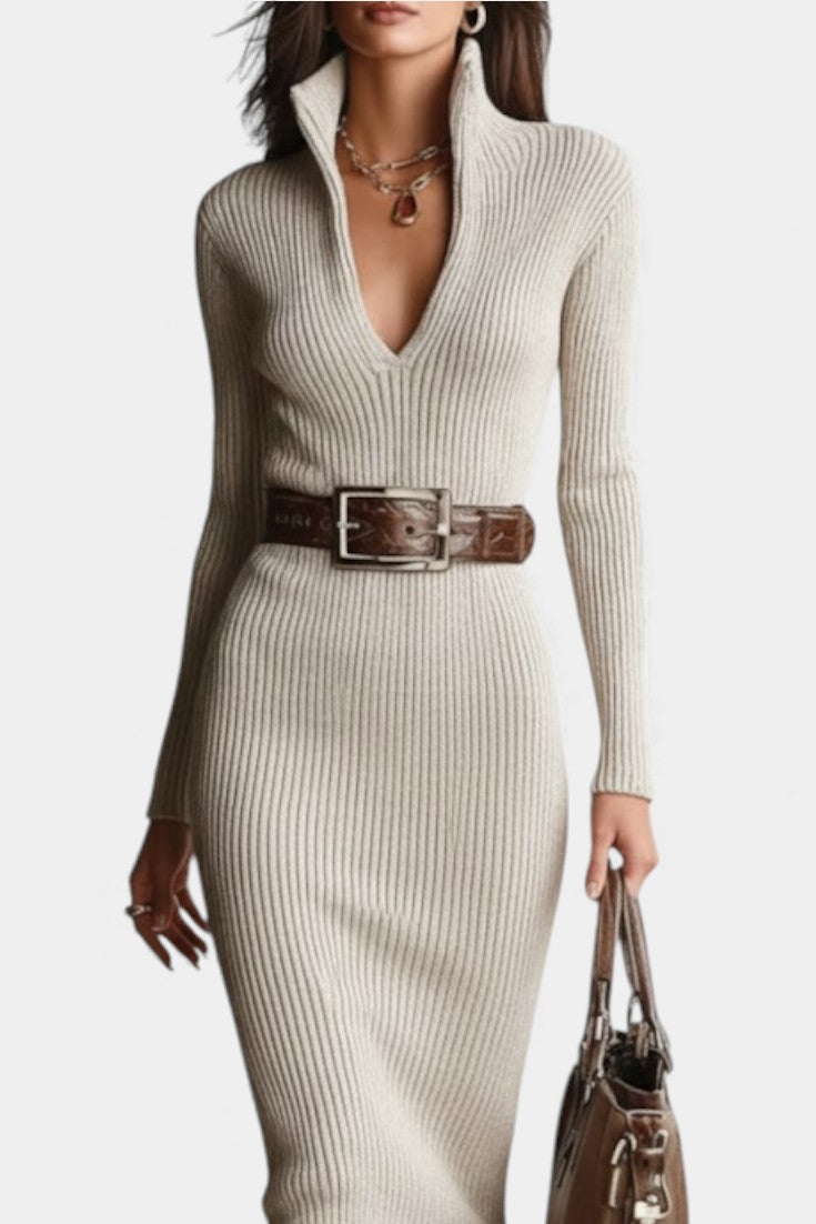 Susana Robe Midi Tricotée Ajustée à Col Demi-Roulé et Décolleté en V sans Ceinture
