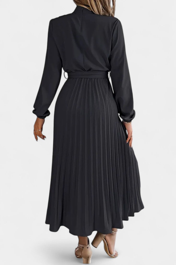 Theresa Robe à Col Montant et Taille Plissée Définie