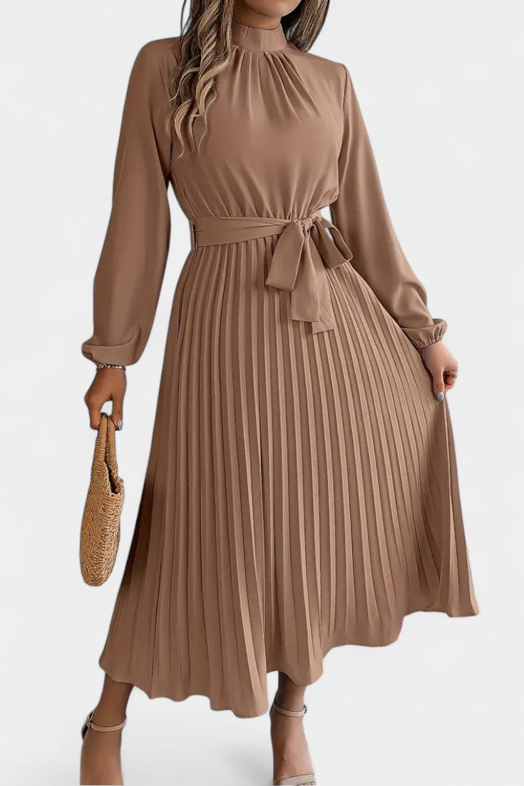 Theresa Robe à Col Montant et Taille Plissée Définie