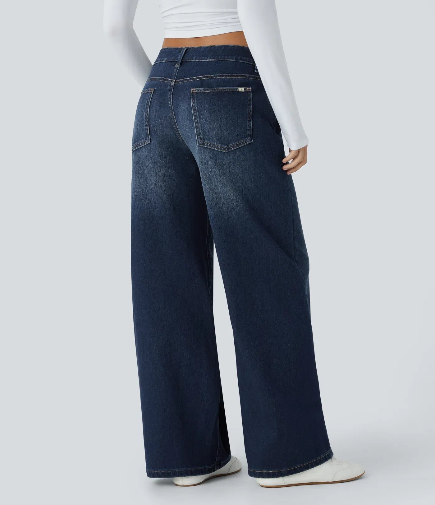 Maison La Veine™ | Jean large asymétrique taille basse avec bouton