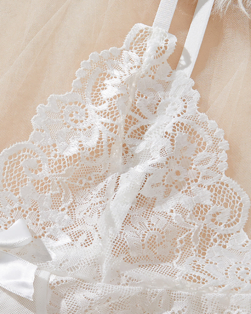 Maison La Veine™ | Robe de nuit en dentelle sensuelle avec décolleté en V profond & G-string