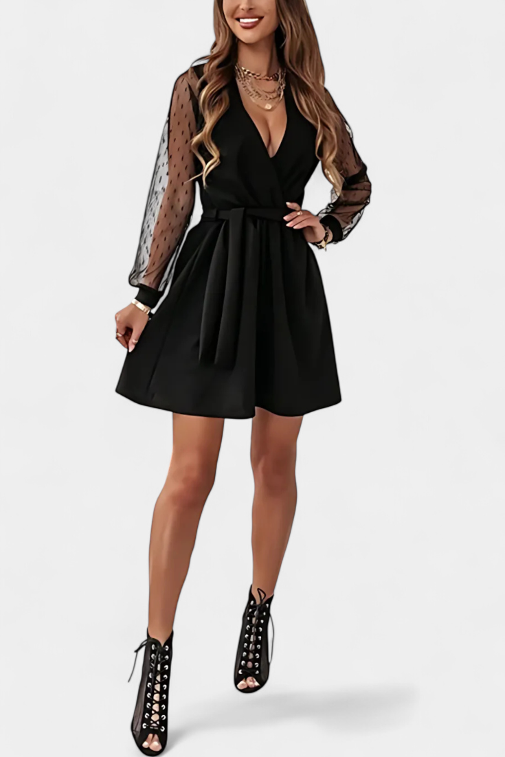 Calandra Robe Mini à Décolleté Structuré et Silhouette Cintrée