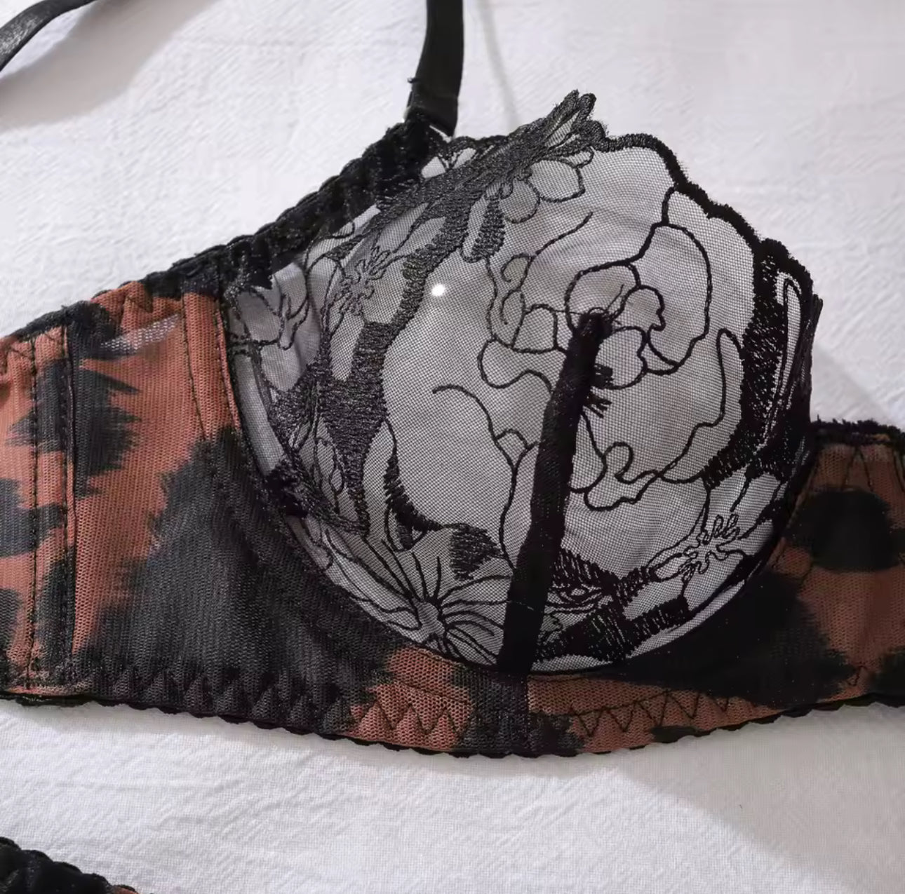 Maison La Veine™ | Ensemble Lingerie Leopard Allure (5 pièces)