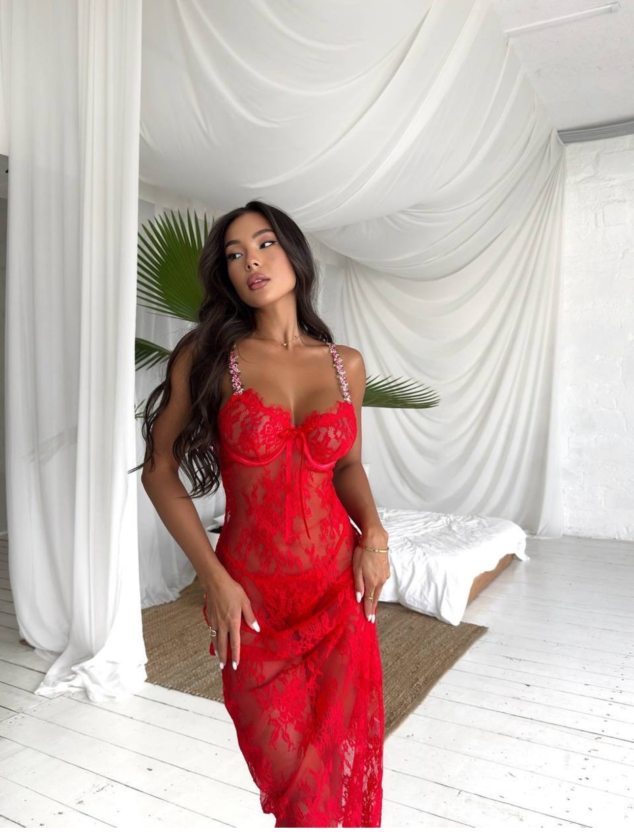 Maison La Veine™ | Robe de nuit transparente Pétales de Minuit
