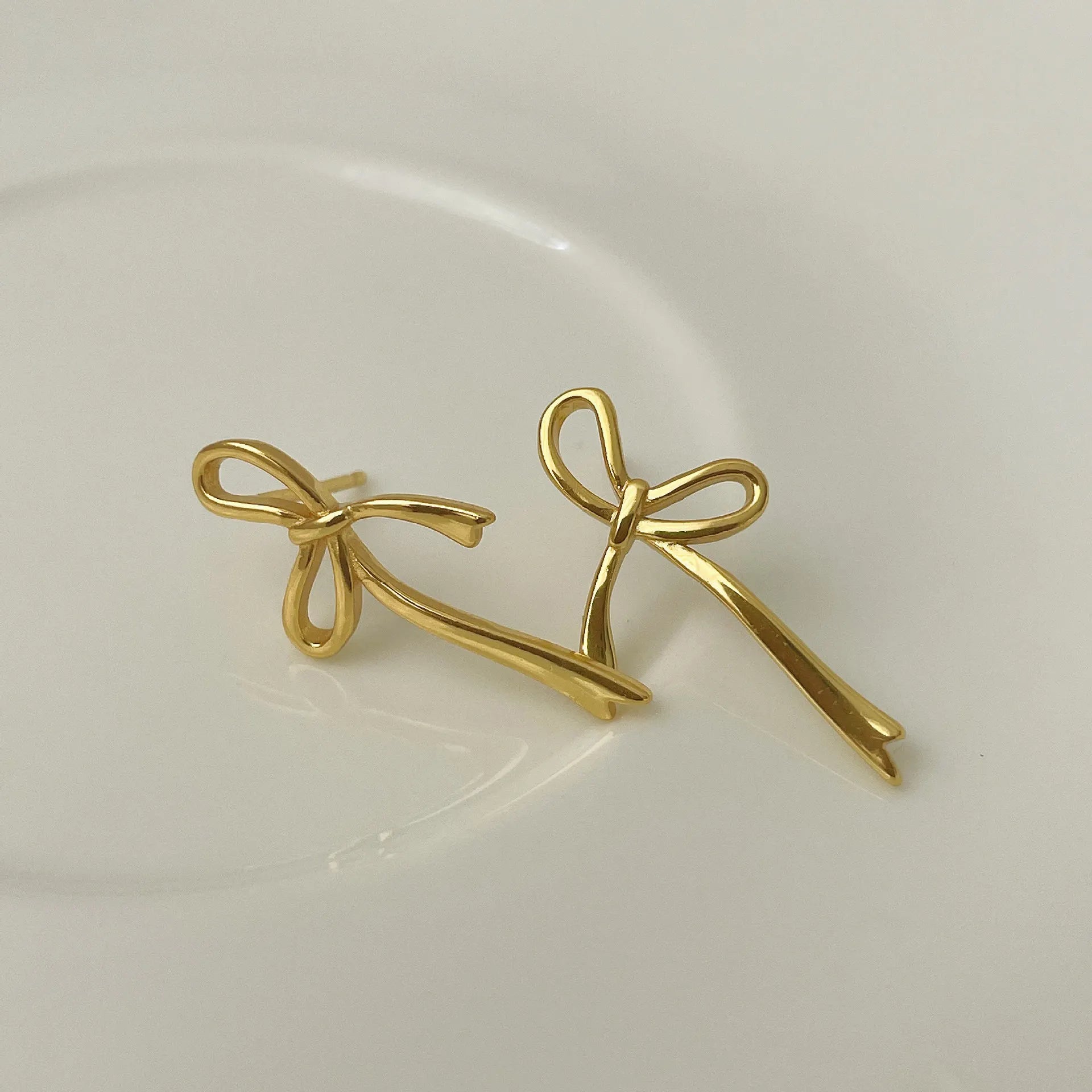 Maison La Veine™ | Boucles d’Oreilles Clous Nœud
