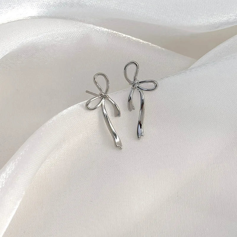 Maison La Veine™ | Boucles d’Oreilles Clous Nœud