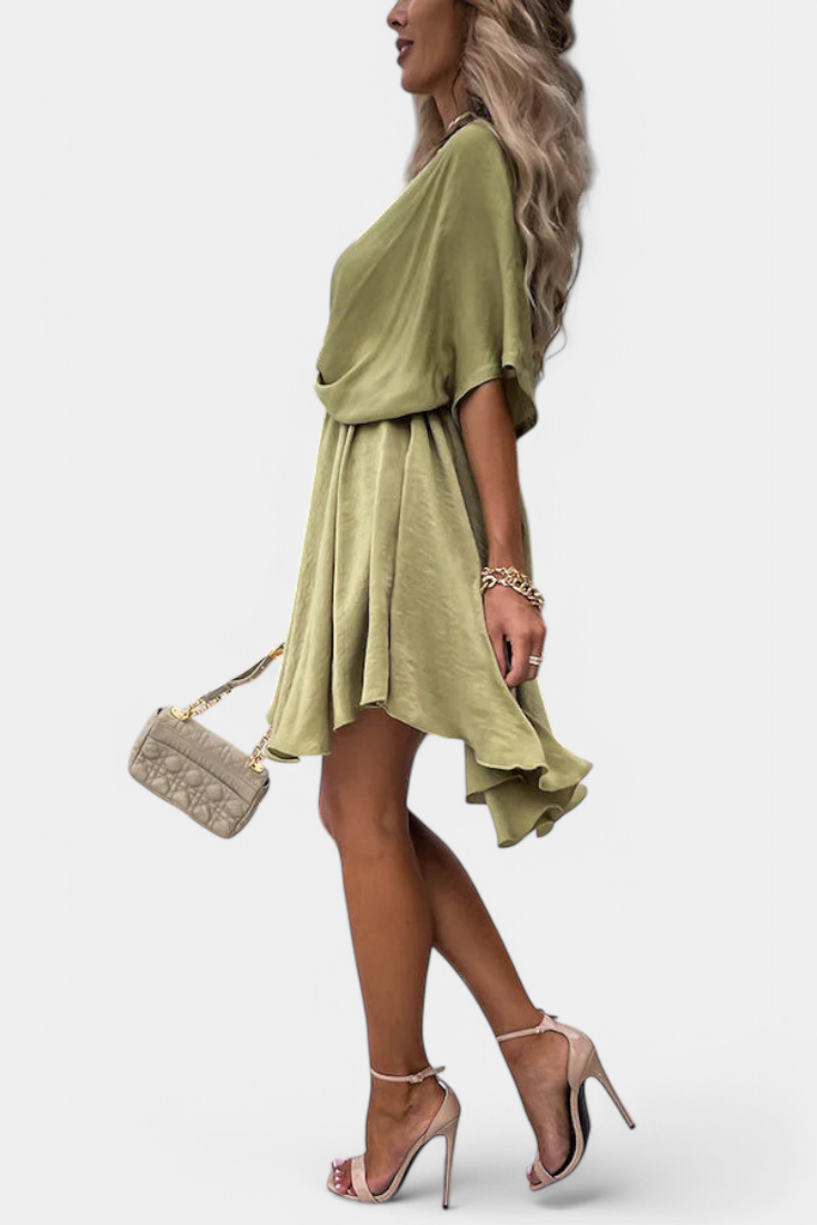 Alexandra Robe Classique à Silhouette Intemporelle et Coupe Flatteuse