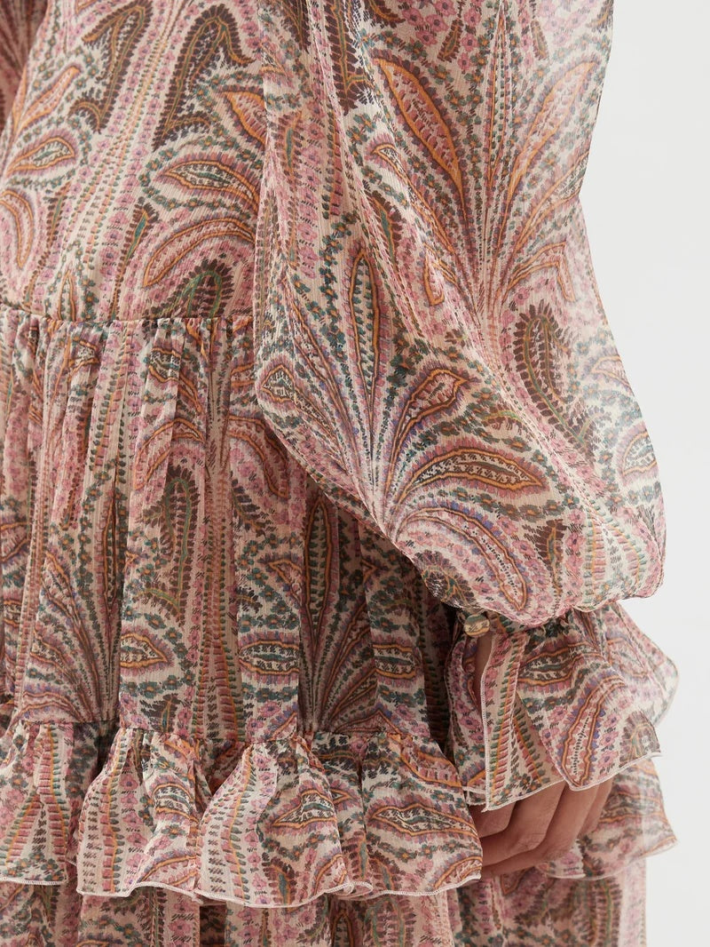 Ayla Robe Longue Volantée à Décolleté en V et Imprimé Paisley Bohème