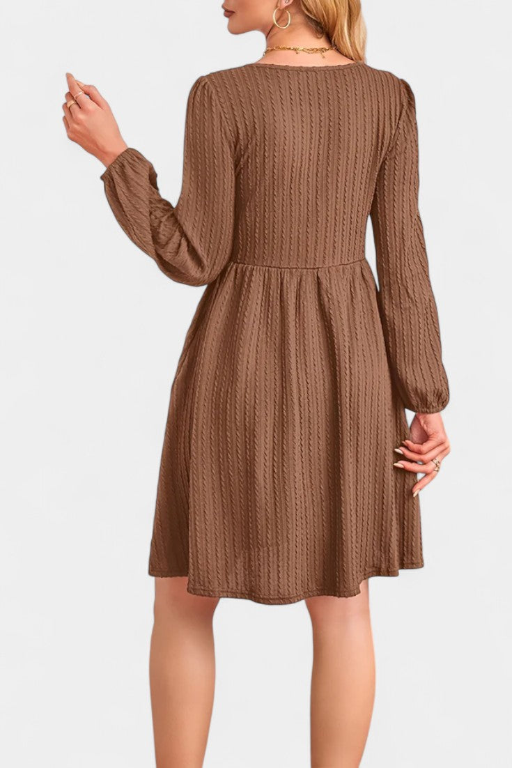 Dorothée Robe Évasée Texturée à Col Rond et Manches Longues