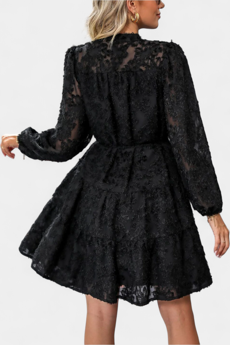Soreia Robe à Manches Longues Texturées et Boutonnage Moderne