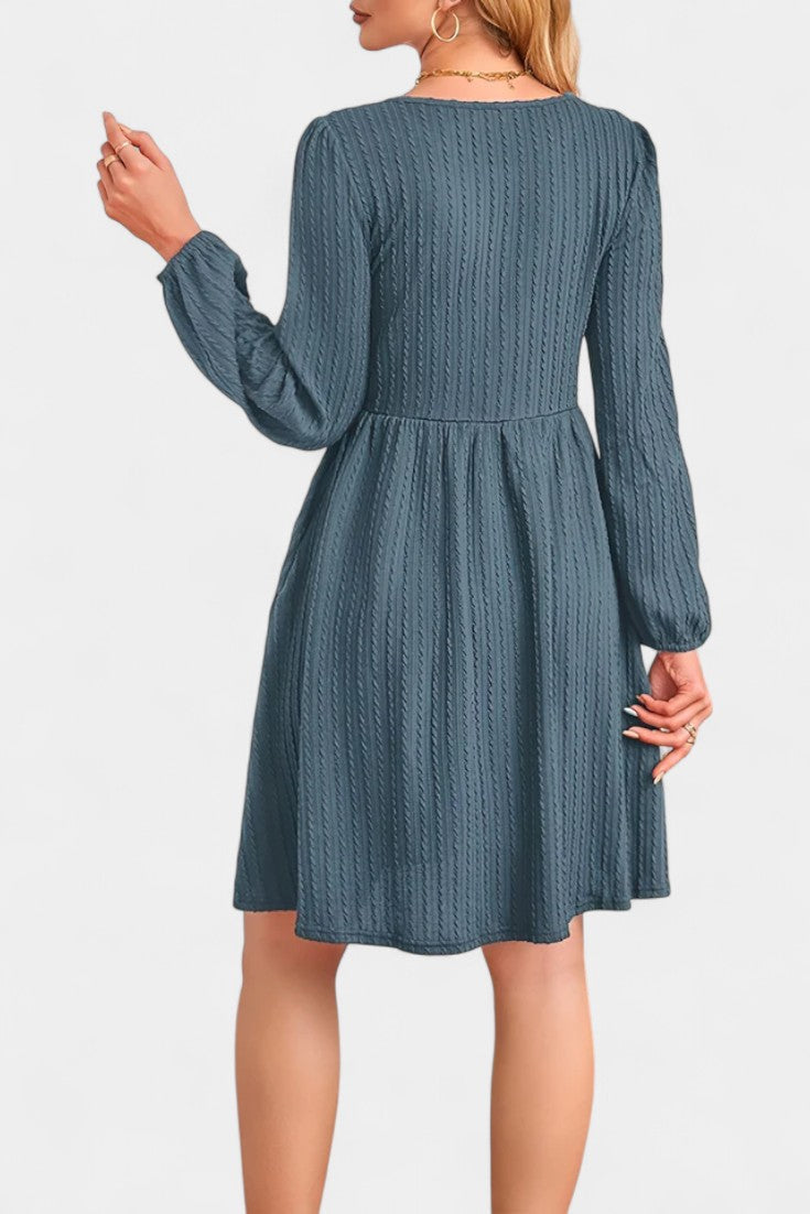 Dorothée Robe Évasée Texturée à Col Rond et Manches Longues