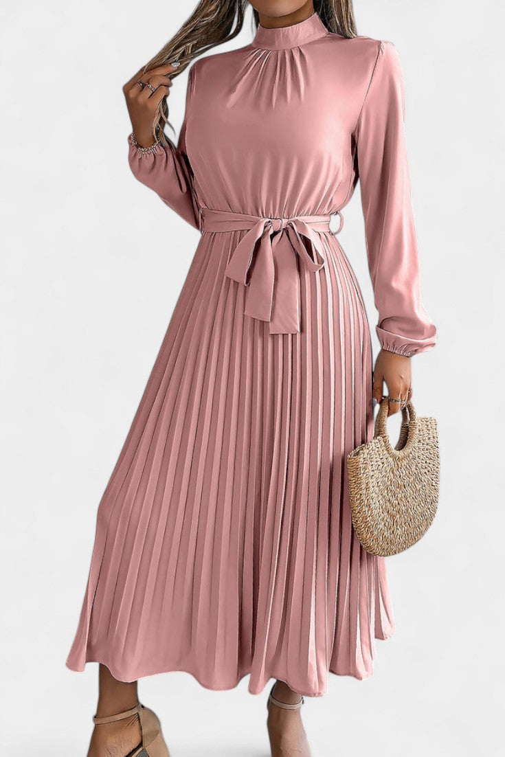 Morgane Robe Plissée à Col Montant Froncé et Taille Nouée