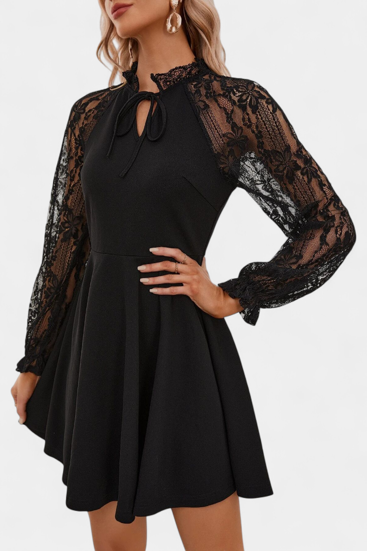 Jasella Robe Mini en Dentelle Florale avec Manches Longues