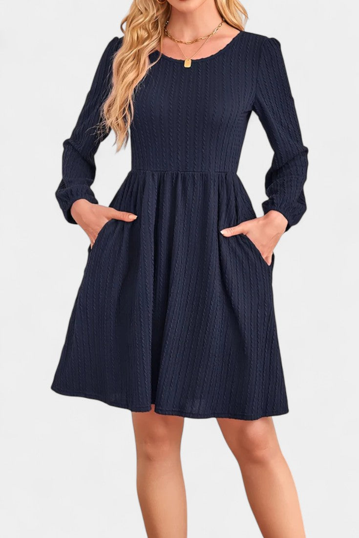 Dorothée Robe Évasée Texturée à Col Rond et Manches Longues