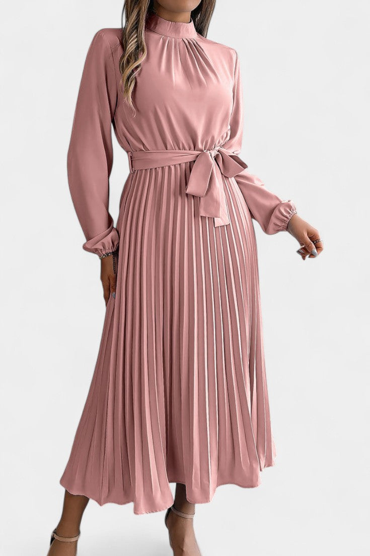 Morgane Robe Plissée à Col Montant Froncé et Taille Nouée