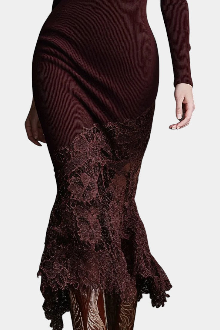 Avaria Robe Maxi Tricotée Bordeaux à Col Montant et Ourlet en Dentelle