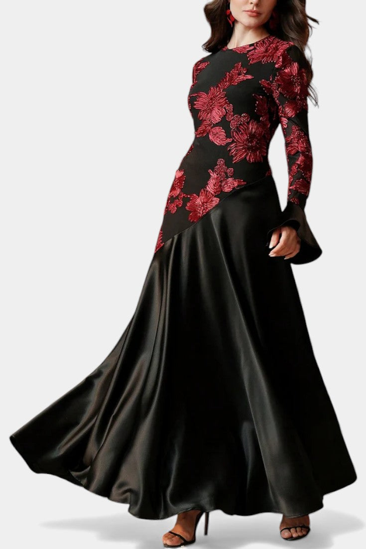 Sarah Robe Longue en Satin à Patchwork Floral et Manches Longues
