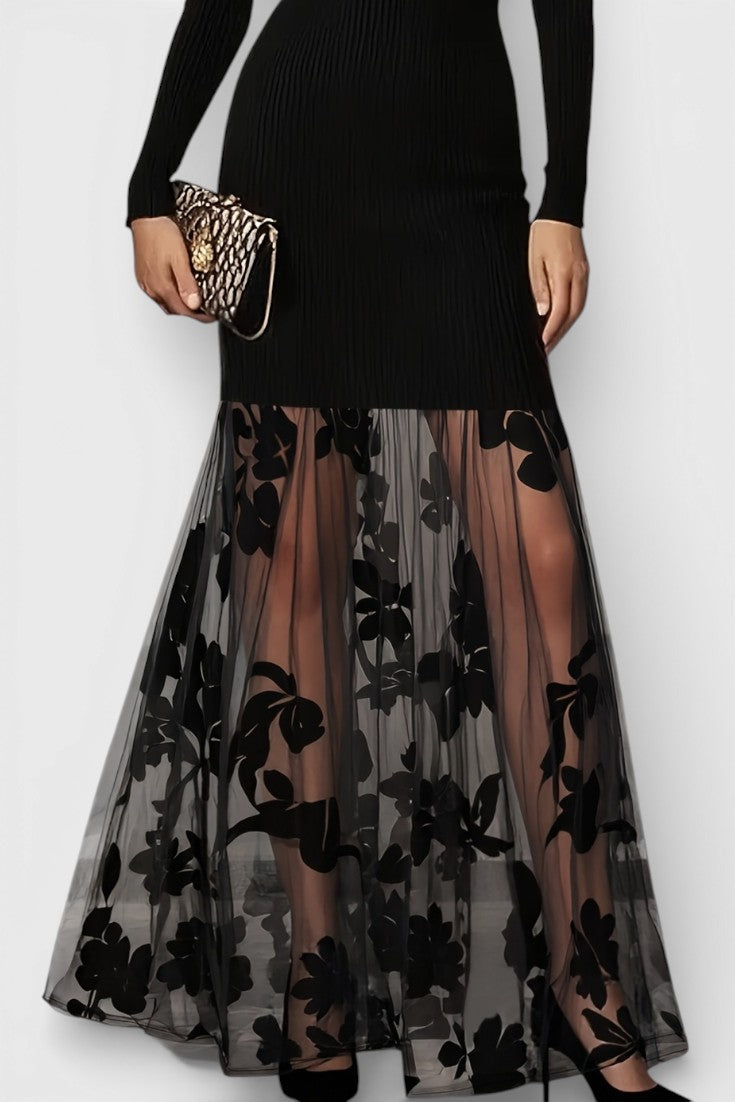 Renae Robe Longue Trapèze Noire à Col Montant et Manches Florales