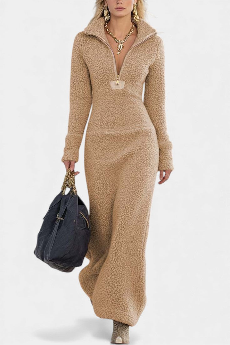 Henriette Robe Slim-Fit en Fleece avec Zip Avant