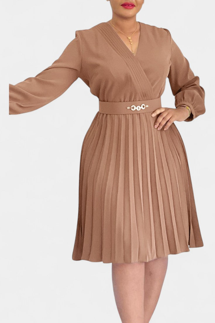 Lucie Robe Midi Plissée à Manches Longues et Ceinture