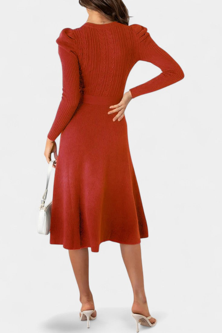 Évoria Robe Pull Midi Tricotée à Manches Bouffantes et Détail Lacé