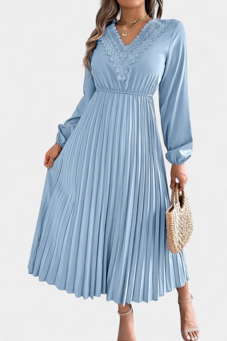 Séverine Robe Plissée en Dentelle à Manches Longues Bouffantes et Encolure en V