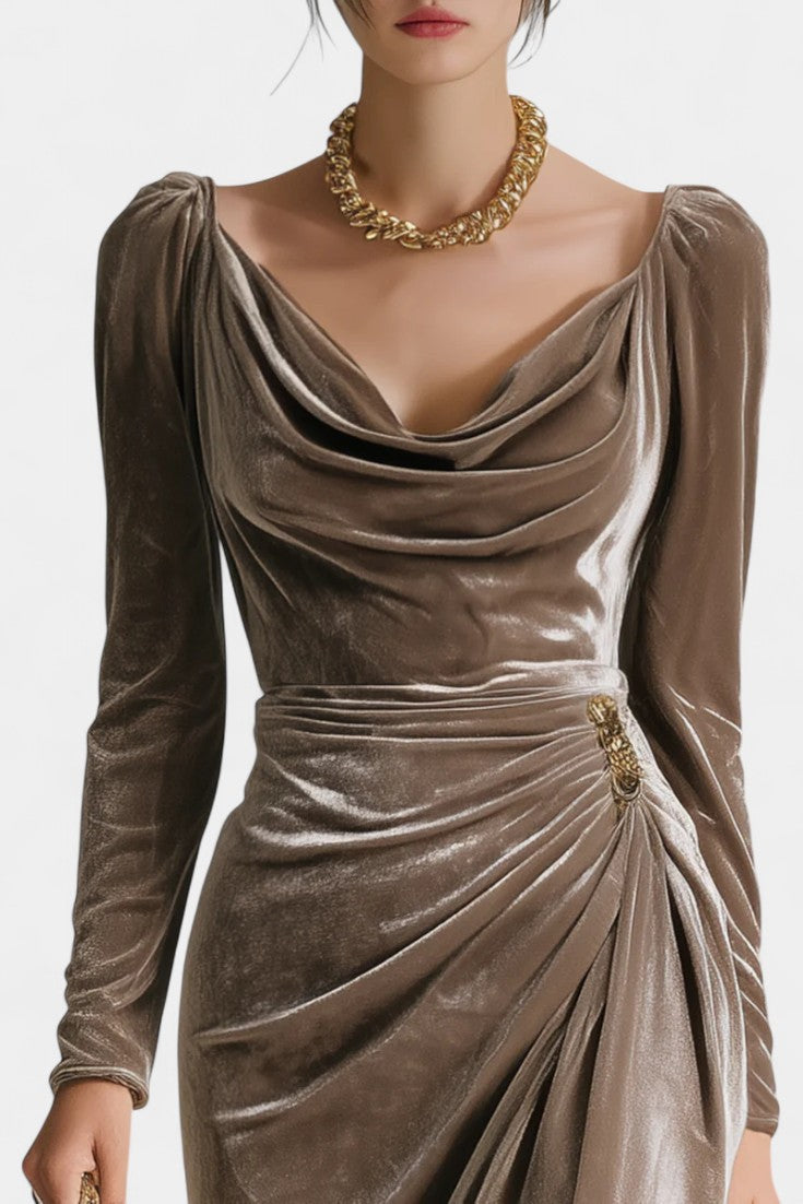 Chérane Robe Midi en Velours à Décolleté Froncé et Jupe Tulipe