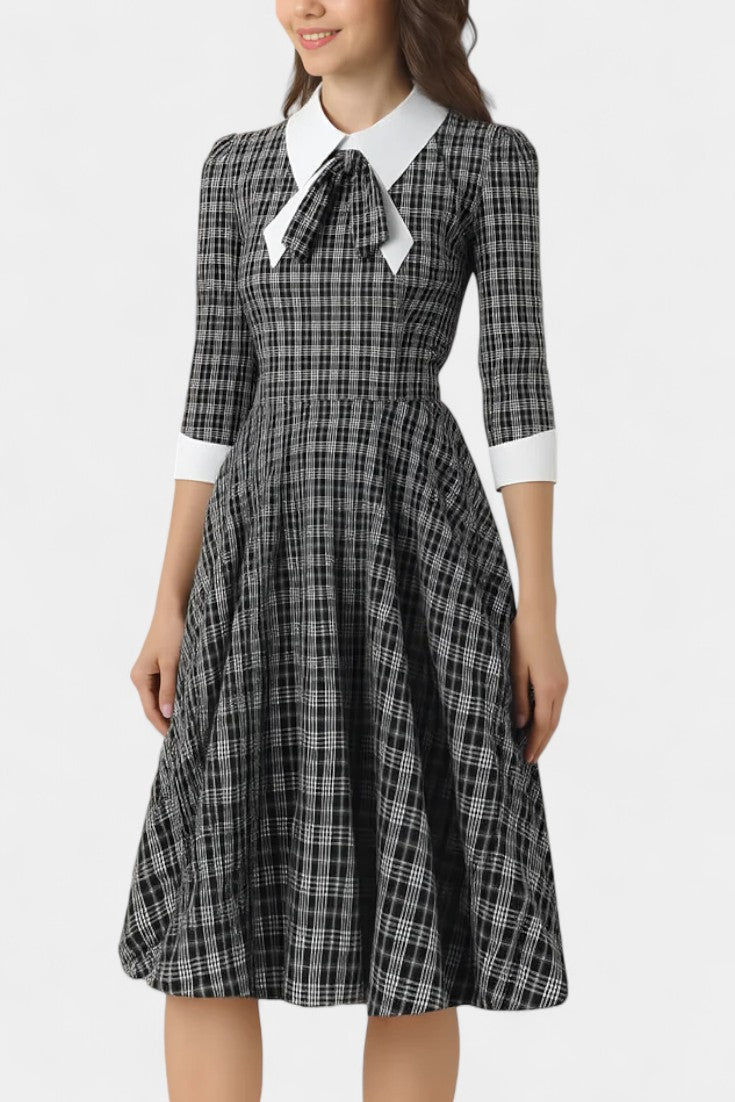 Natacha Robe Midi Évasée à Carreaux avec Col et Nœud
