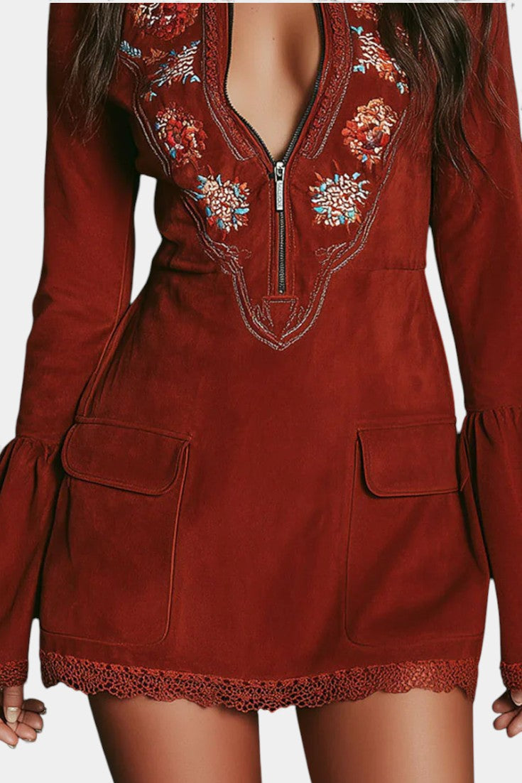 Vicenta Robe Mini en Suédine Brodée Rouge Rouille à Manches Évasées