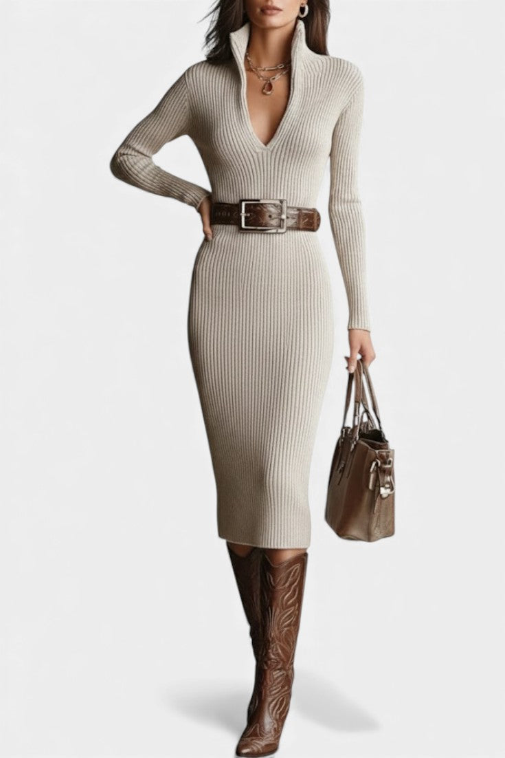 Susana Robe Midi Tricotée Ajustée à Col Demi-Roulé et Décolleté en V sans Ceinture
