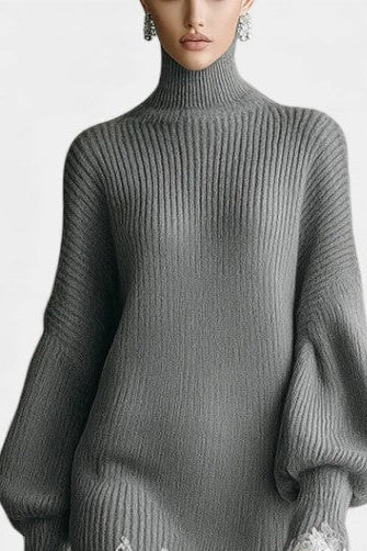 Savine Robe Mini en Tricot Gris à Col Roulé et Dentelle Blanche