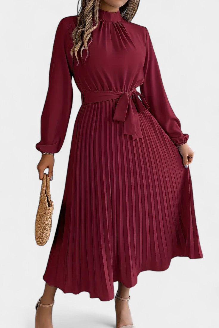 Theresa Robe à Col Montant et Taille Plissée Définie
