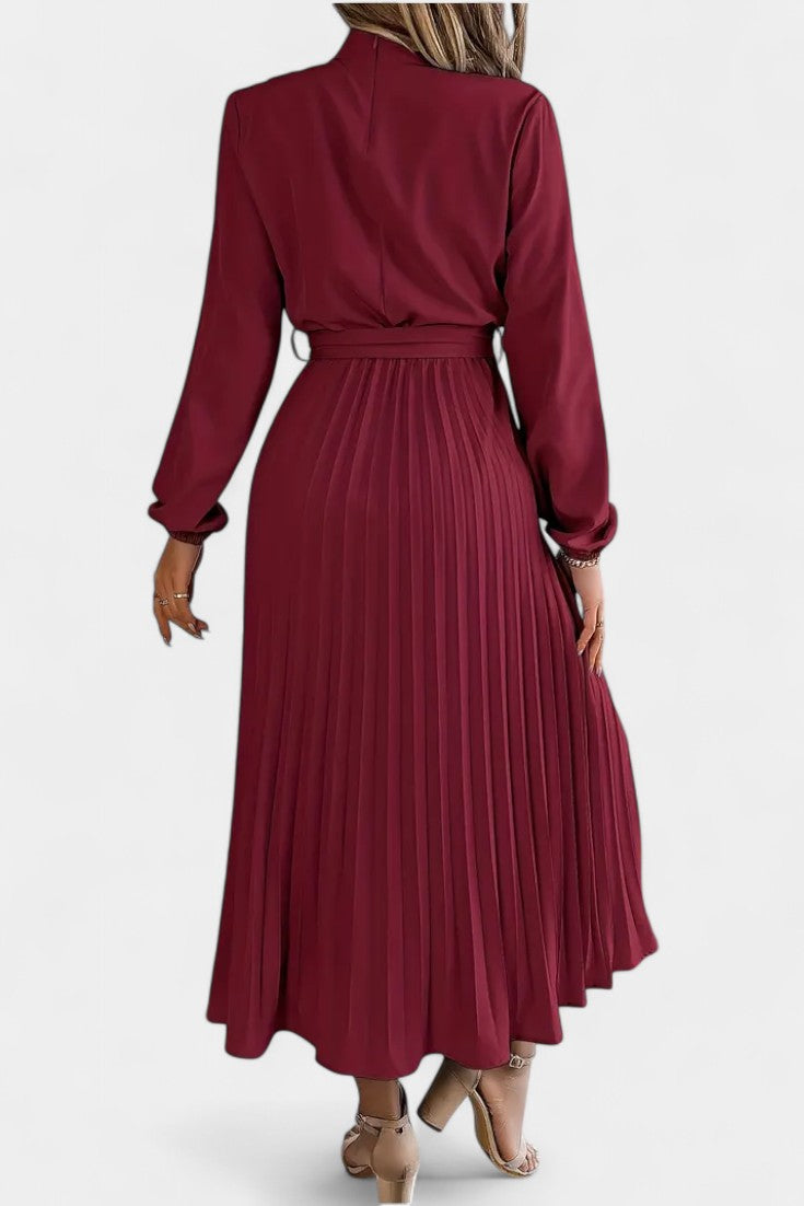 Theresa Robe à Col Montant et Taille Plissée Définie
