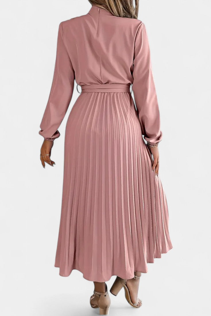 Theresa Robe à Col Montant et Taille Plissée Définie