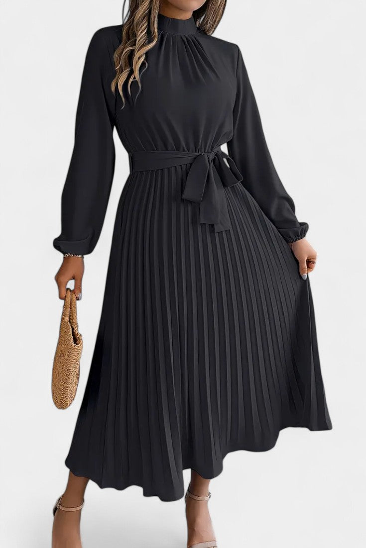 Theresa Robe à Col Montant et Taille Plissée Définie
