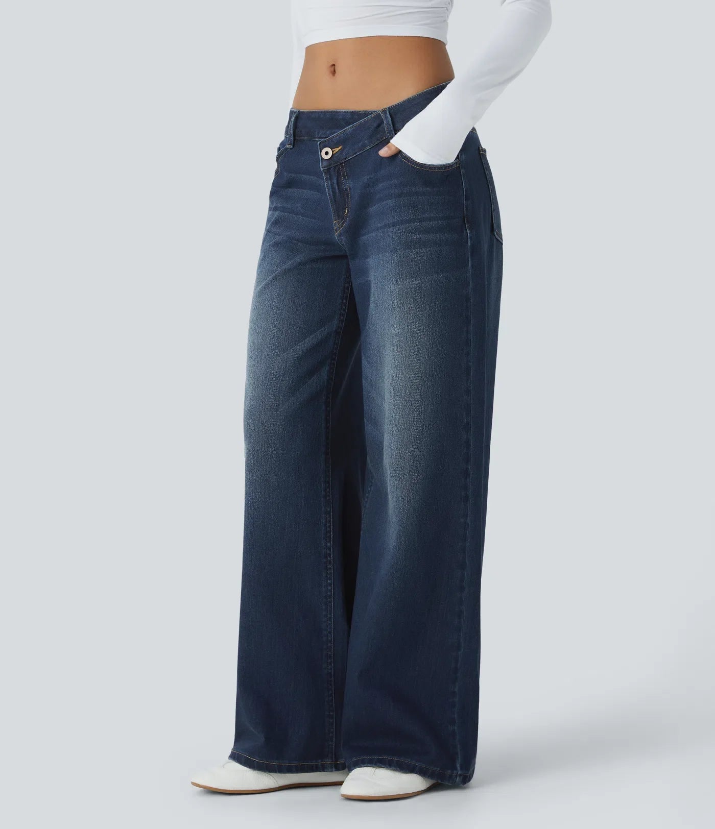 Maison La Veine™ | Jean large asymétrique taille basse avec bouton