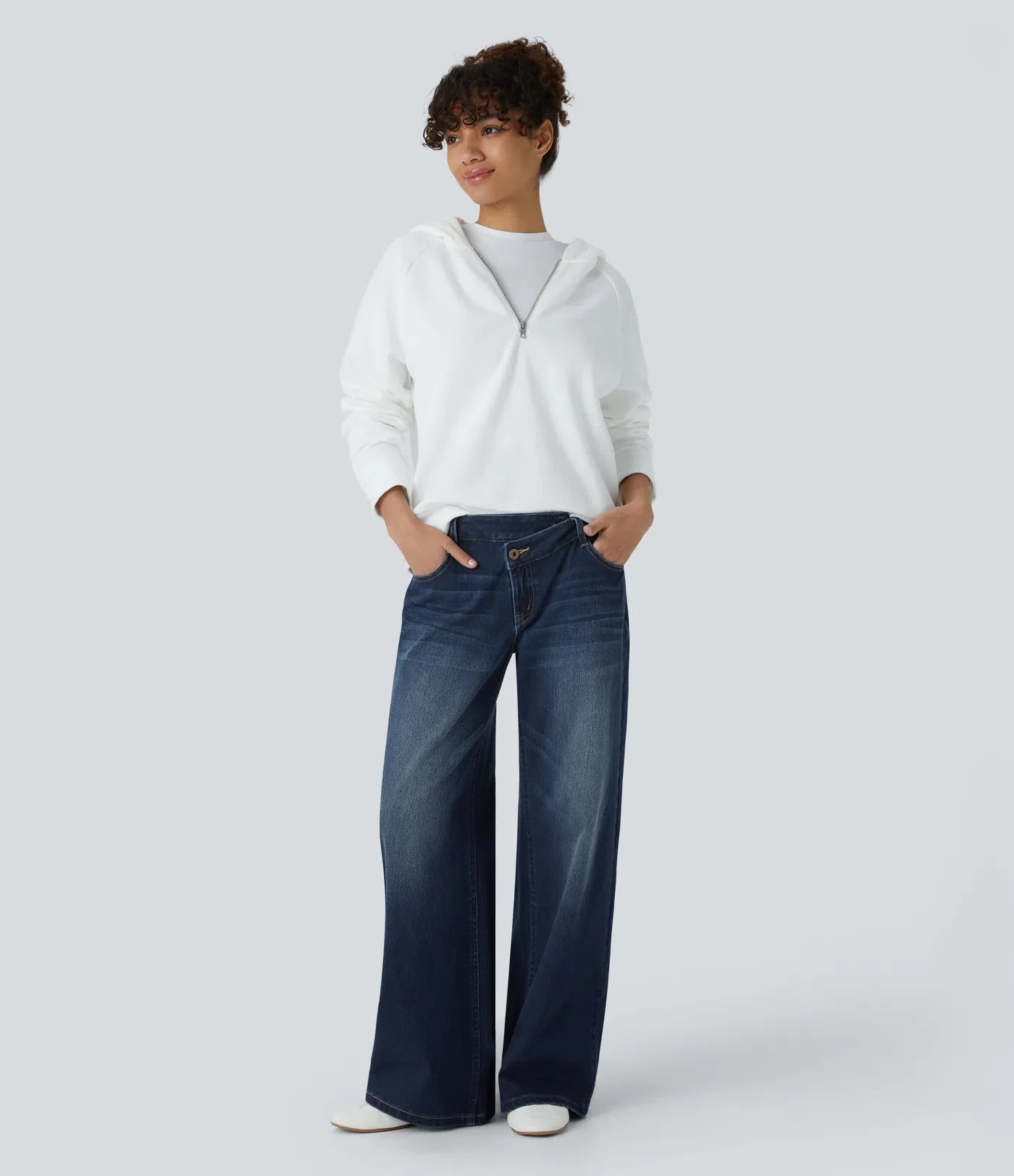 Maison La Veine™ | Jean large asymétrique taille basse avec bouton